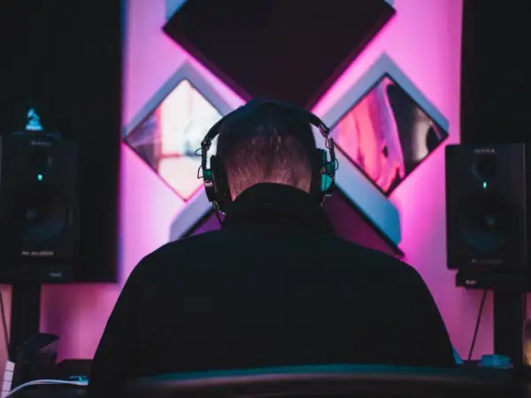 how to become a ghost producer