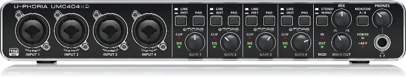 Behringer U-Phoria UMC404