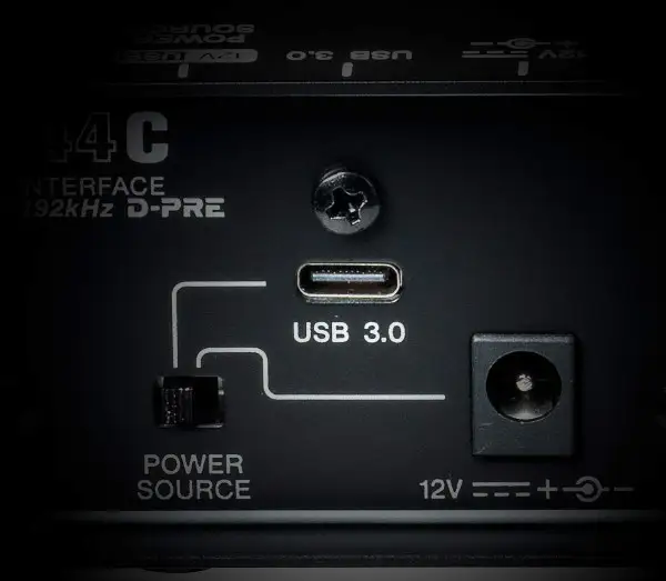 Bagian belakang Antarmuka Audio Steinberg UR22C 2 x 2 USB 3.0