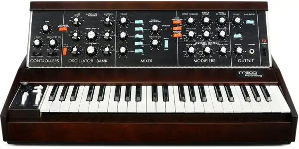 Minimoog D 型