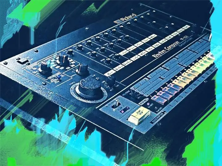 808とは