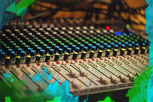 Come equalizzare la chitarra acustica per un mix perfetto